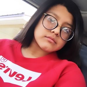 Meet your Posher, Emeli